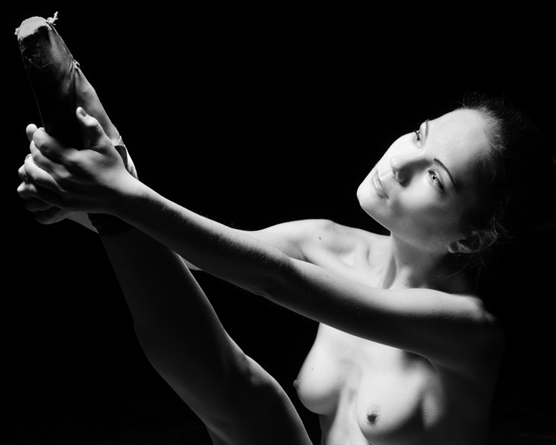 Vik Artistic Nude Photo by Photographer ZurdoFot%C3%B3grafo