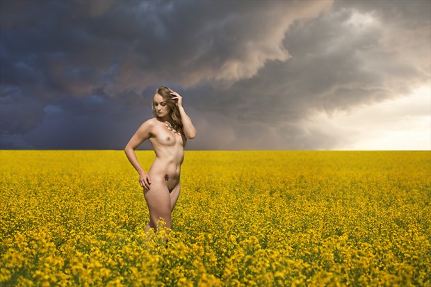 Waiting for the Storm Artistic Nude Photo by Photographer milchuk