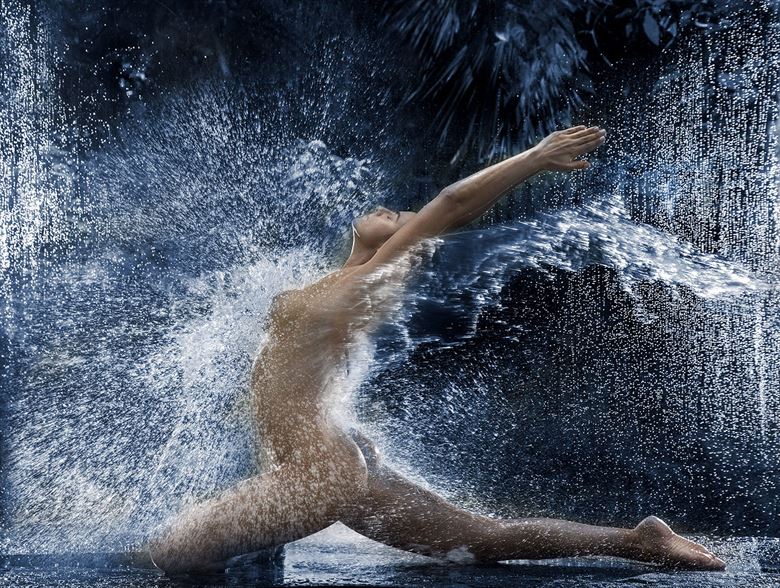 WaterSplash01 Artistic Nude Photo by Photographer JorgeParraPhotography
