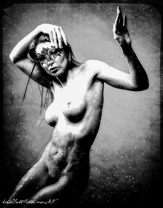 Weird Intuition Artistic Nude Photo by Photographer Katie Potter