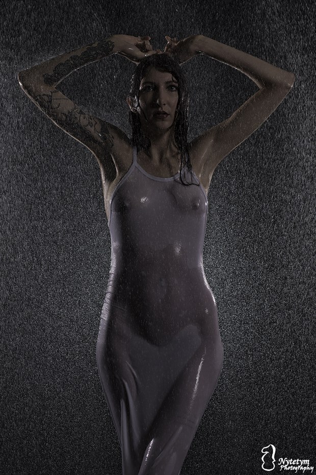 Wet skin Artistic Nude Photo by Photographer Nytetym