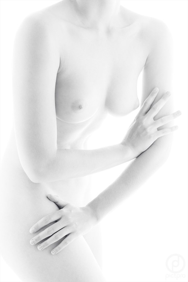 White Artistic Nude Photo by Model Jasmine Sundstr%C3%B6m