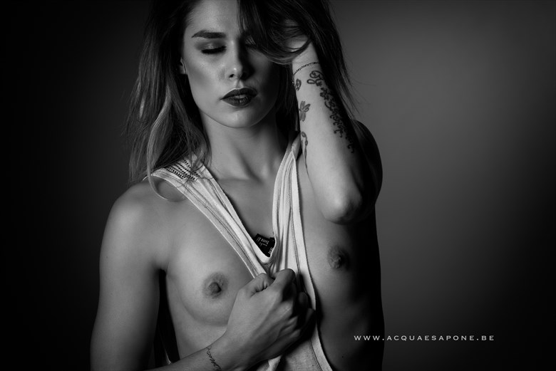 Yann Artistic Nude Photo by Photographer Acqua e sapone