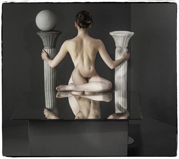 Yoga Artistic Nude Photo by Photographer Thomas Sauerwein