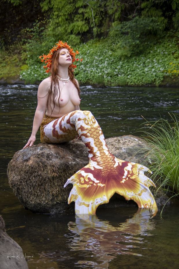 a mermaid seduction artistic nude photo by photographer ralf wiegand