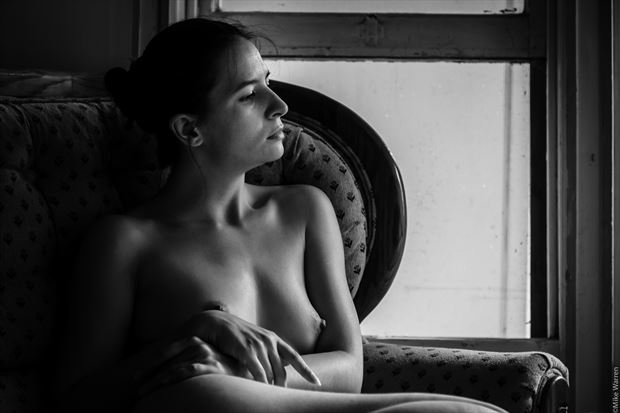 a thoughtful moment artistic nude photo by photographer mikewarren