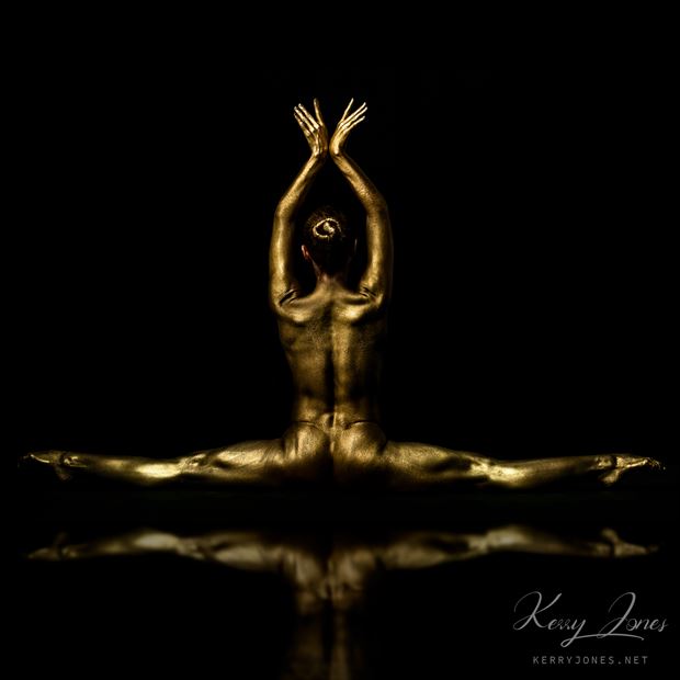 a time for reflection artistic nude photo by photographer kerry jones