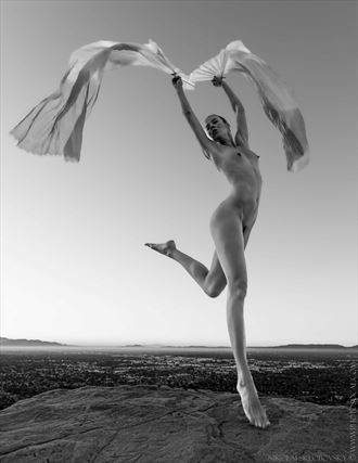 above the abyss artistic nude photo by photographer darth slr