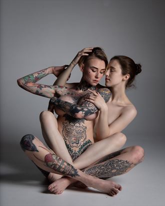 ahna and janae artistic nude photo by photographer eric upside brown