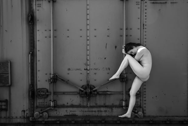 ahna train artistic nude photo by photographer gunnar