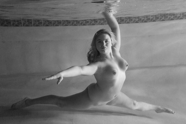 alexandria s underwater ballet artistic nude photo by photographer eric212