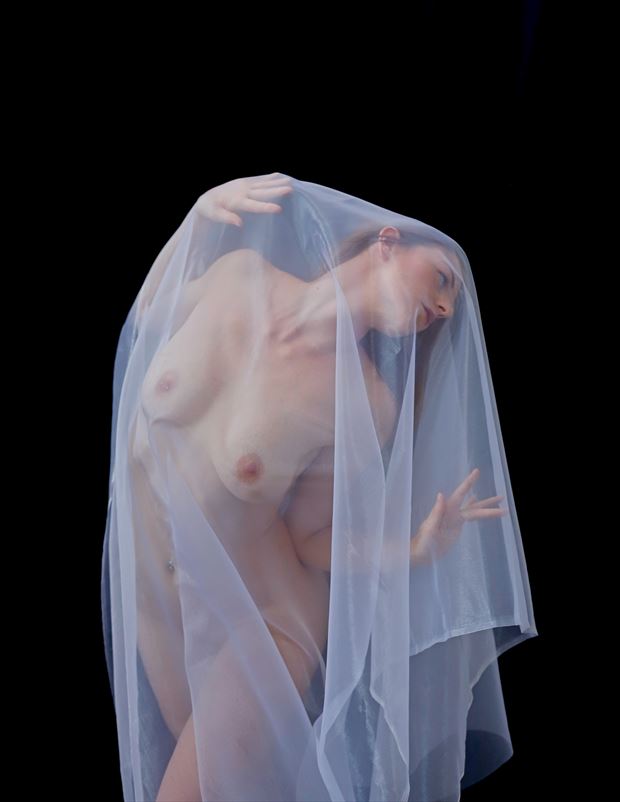 alice in white artistic nude photo by photographer john matthews