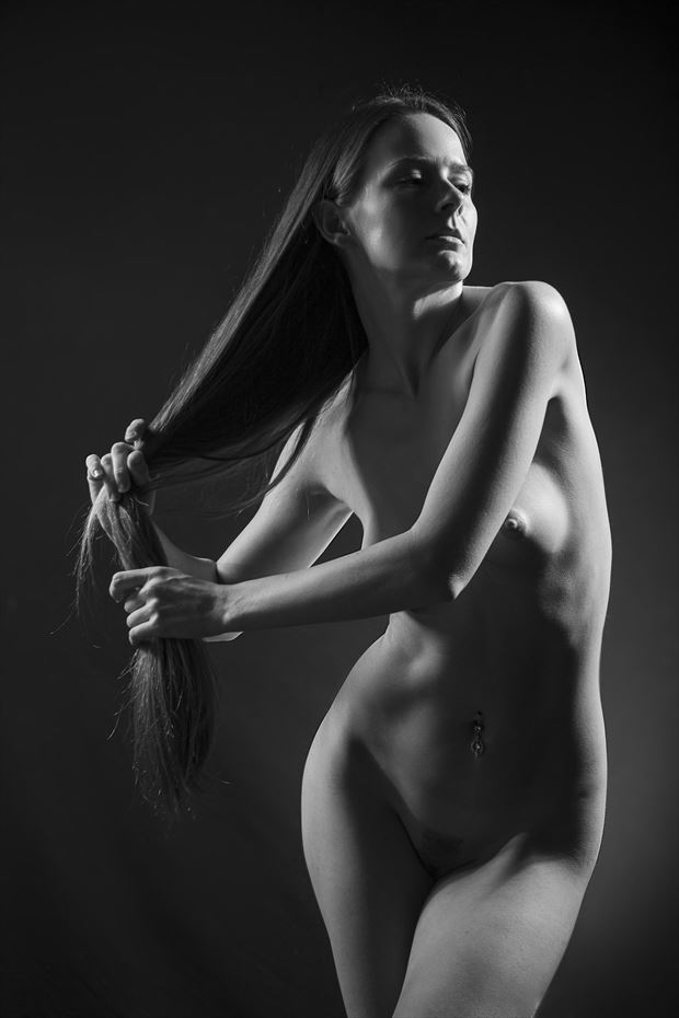 alicia artistic nude photo by photographer red rayven