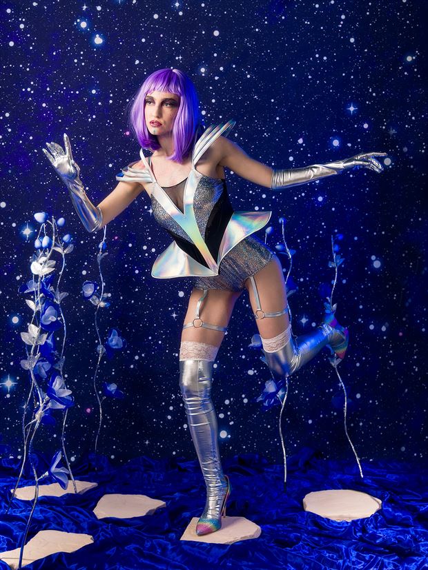 alien fine art cosplay photo by model ivythemuse