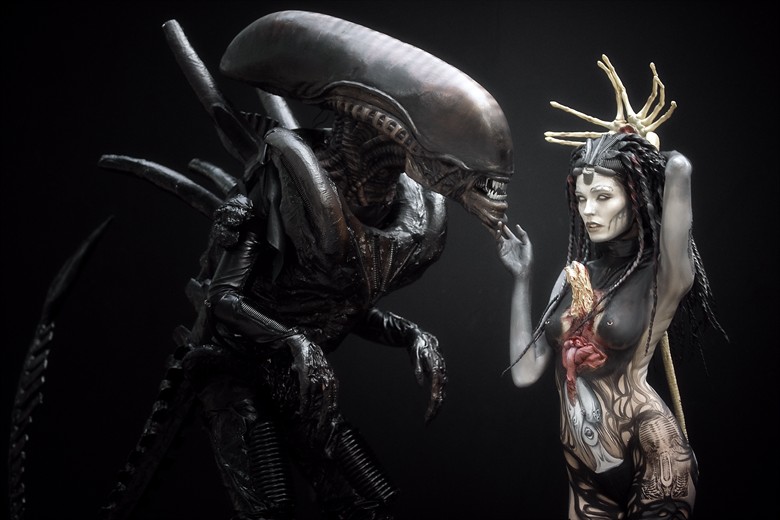 alien love Body Painting Photo by Photographer Andrea Peria