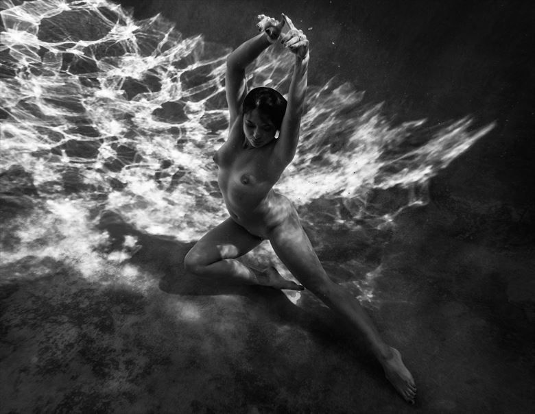 amanda underwater 0273 artistic nude photo by photographer thatzkatz