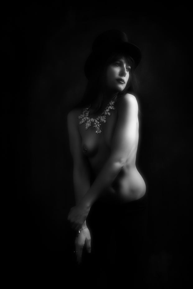 amethyst artistic nude photo by photographer henney