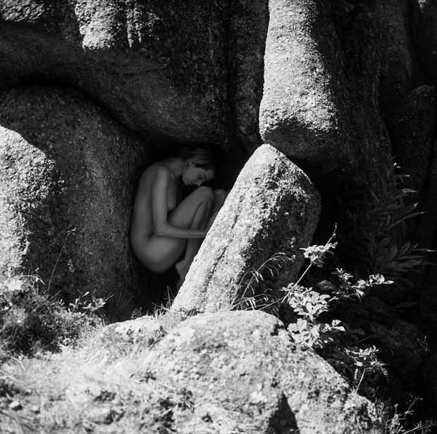 analog hidden artistic nude photo by photographer acqua e sapone