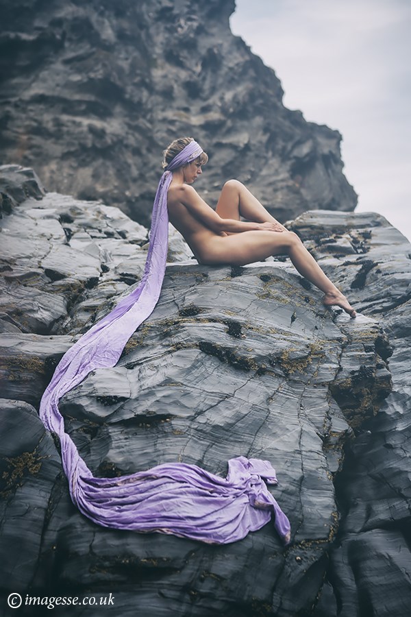 anchored Artistic Nude Photo by Photographer imagesse