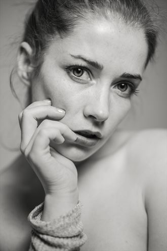 anna ii expressive portrait photo by photographer bilderraum