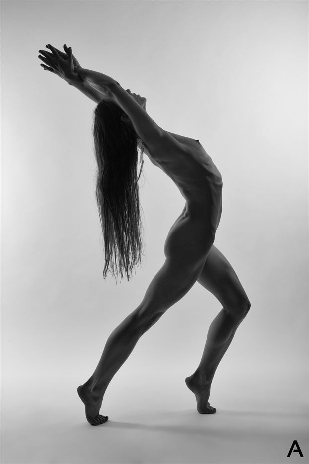 arch artistic nude photo by photographer apetura
