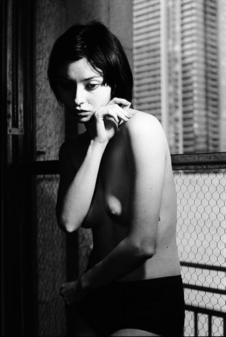 artistic nude alternative model photo by photographer johnny sullivan