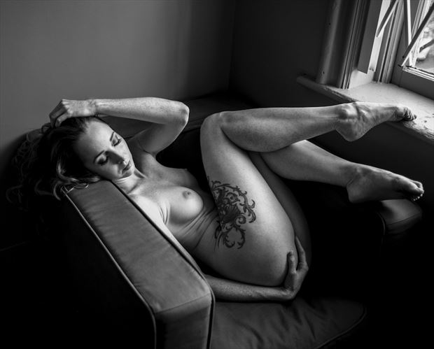 artistic nude alternative model photo by photographer onlymonochrom