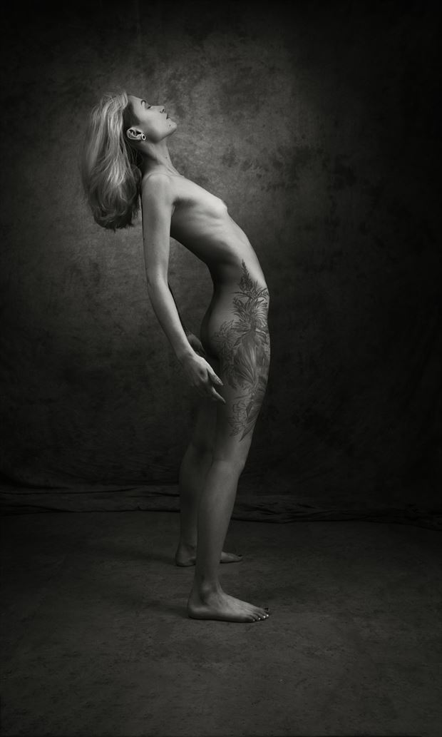 artistic nude alternative model photo by photographer thatzkatz