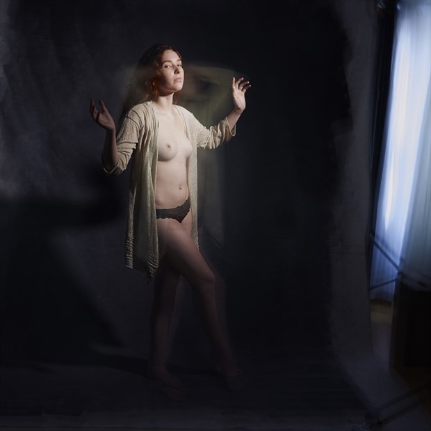 artistic nude chiaroscuro artwork by photographer ashamota