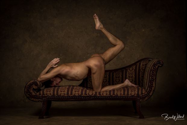 artistic nude chiaroscuro photo by model adam2pose