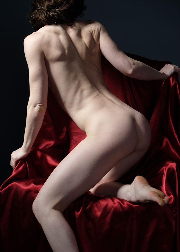 artistic nude chiaroscuro photo by model keira grant