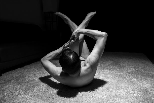 artistic nude chiaroscuro photo by model rhynelmrk