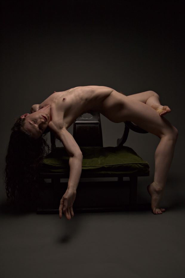 artistic nude chiaroscuro photo by photographer adero