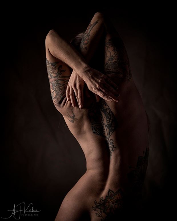 artistic nude chiaroscuro photo by photographer aj kahn