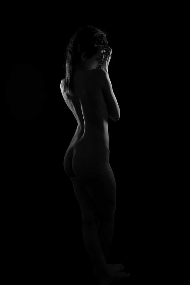 artistic nude chiaroscuro photo by photographer ashamota