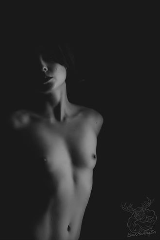 artistic nude chiaroscuro photo by photographer buck remington