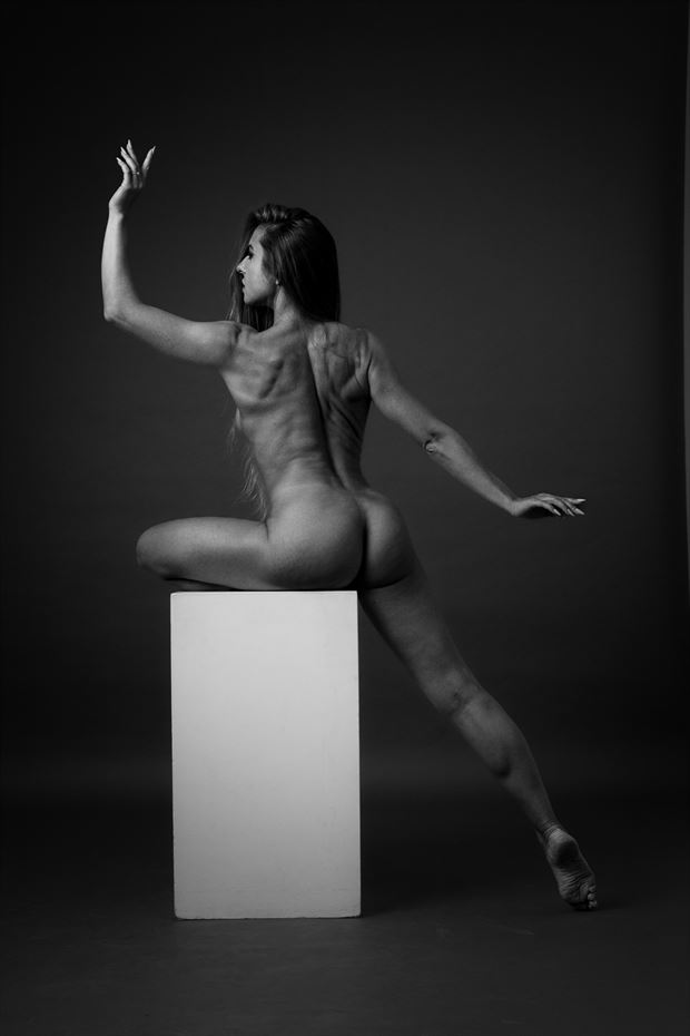 artistic nude chiaroscuro photo by photographer mskeetphoto