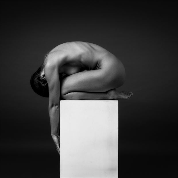 artistic nude chiaroscuro photo by photographer mskeetphoto