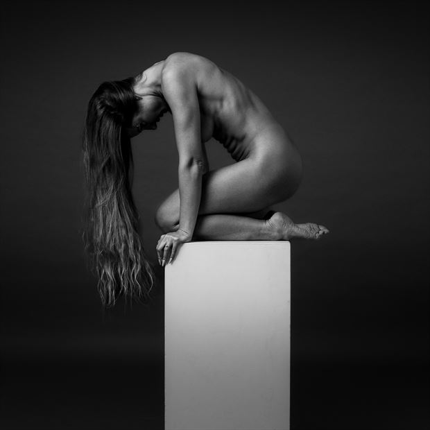 artistic nude chiaroscuro photo by photographer mskeetphoto