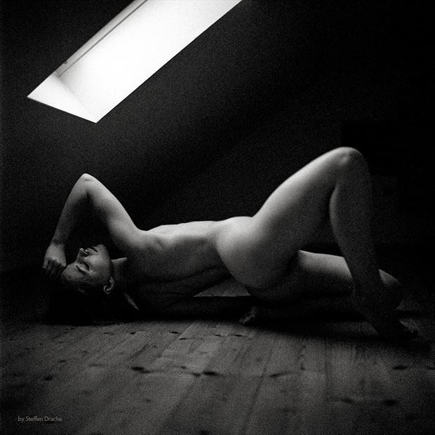 artistic nude erotic photo by photographer drachenphoto