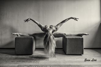 artistic nude figure study artwork by photographer sven lori