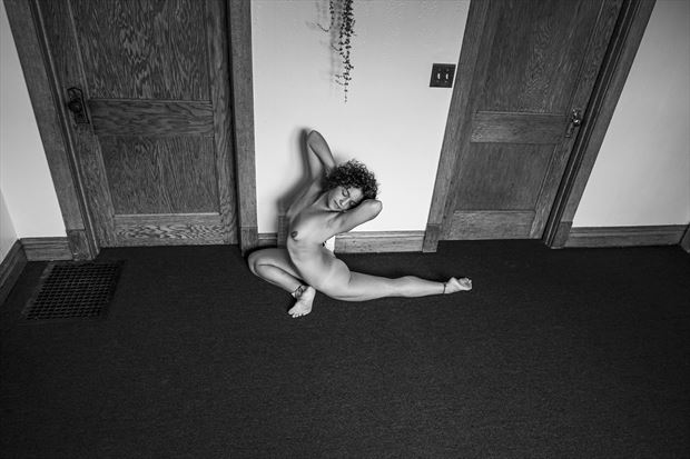 artistic nude figure study photo by photographer axiaelitrix