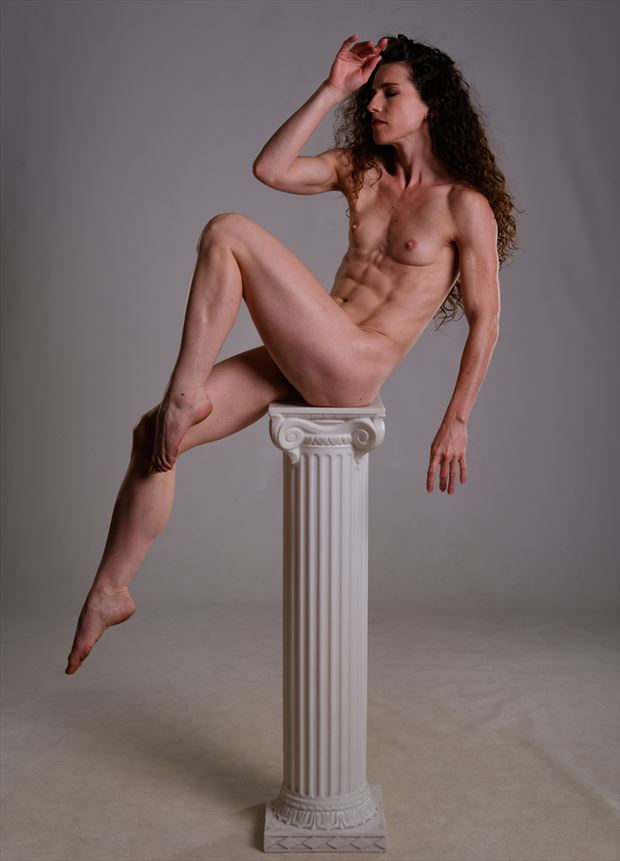 artistic nude figure study photo by photographer castrourdiales