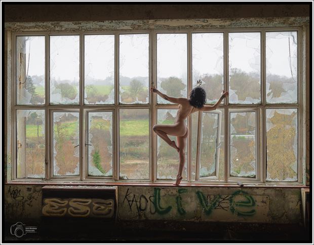 artistic nude figure study photo by photographer chriswoodman_photo