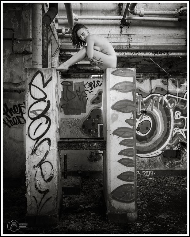 artistic nude figure study photo by photographer chriswoodman_photo
