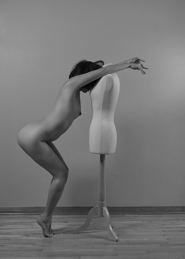 artistic nude figure study photo by photographer onlymonochrom