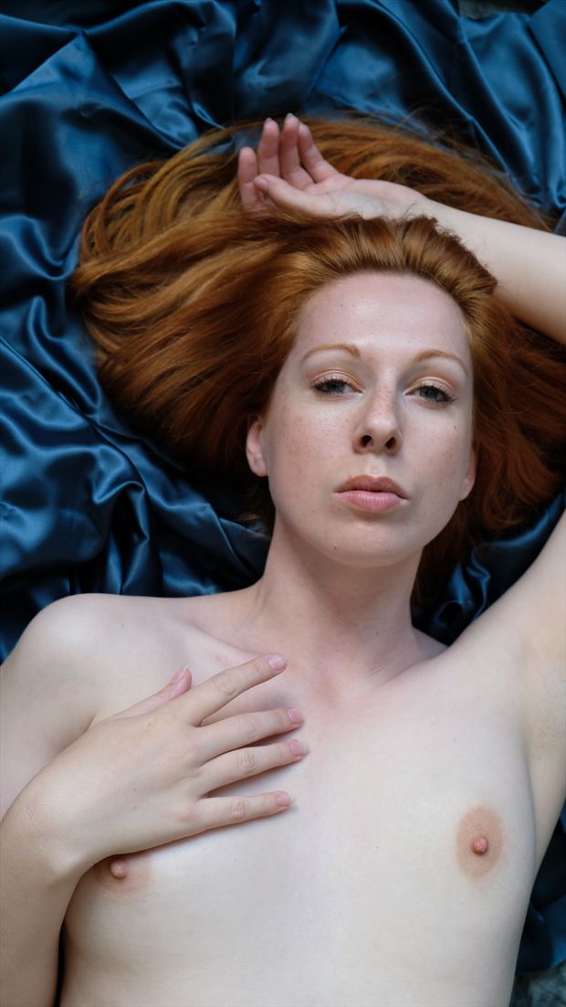 artistic nude figure study photo by photographer paul williamson