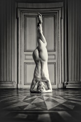 artistic nude figure study photo by photographer sven lori