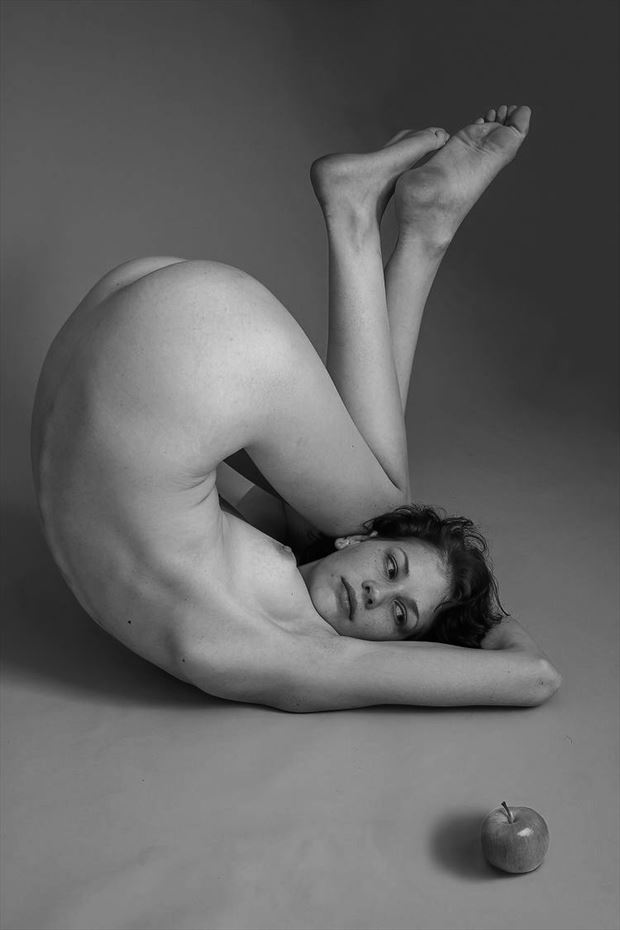 artistic nude figure study photo by photographer unagi glass