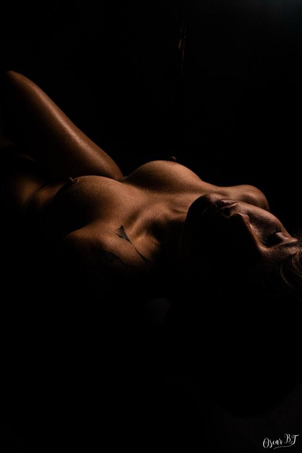 artistic nude implied nude photo by photographer oscar becerra